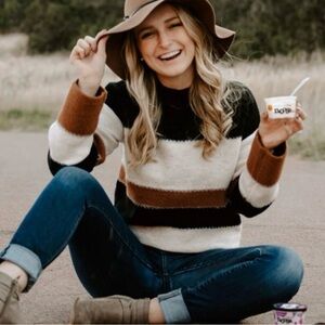 NWT UNIVERSAL THREAD Striped Cozy Neutrals Sweater